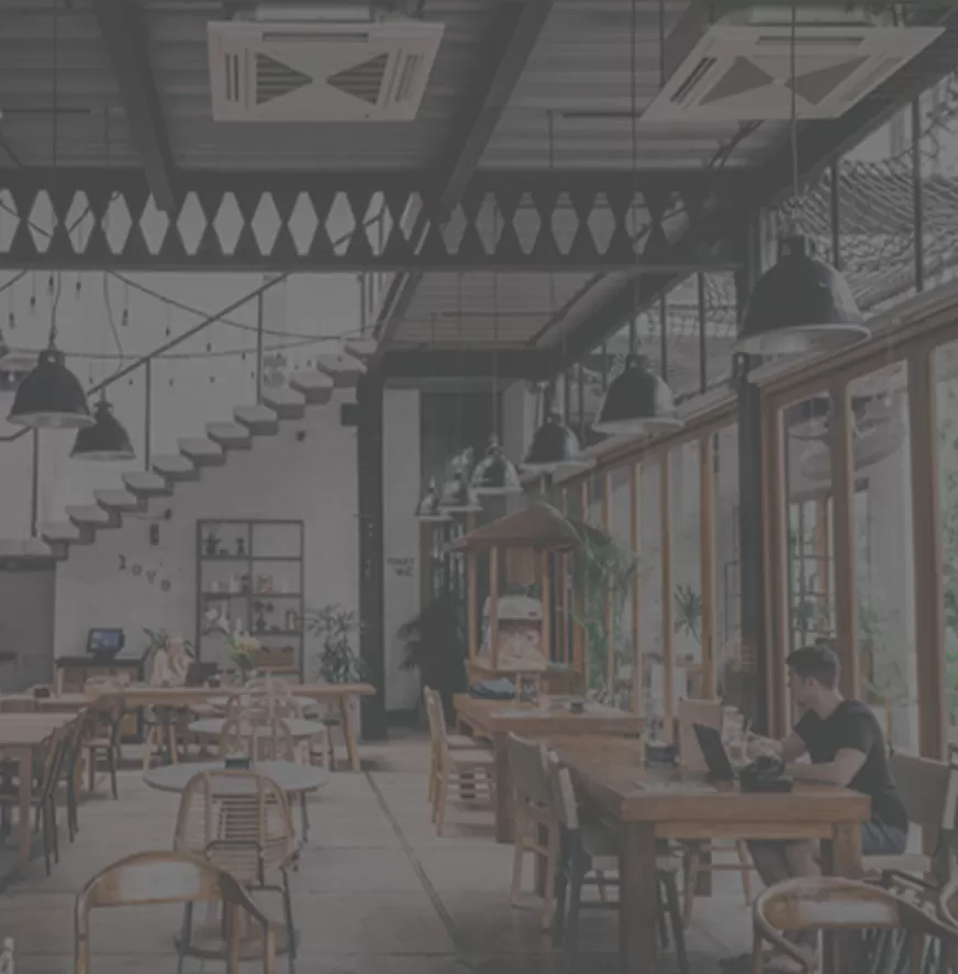 บริการอาหารและร้านค้า